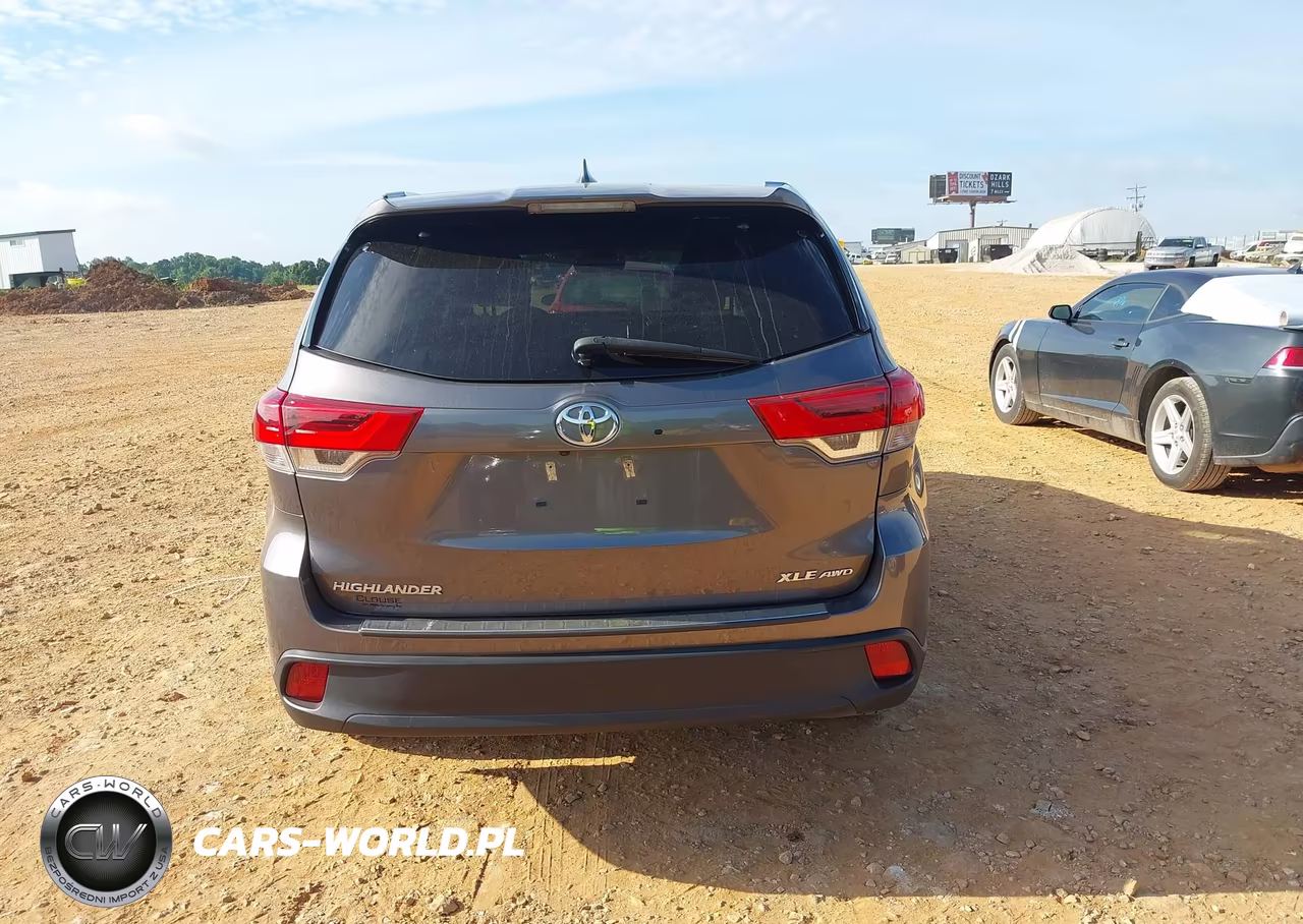 2019 Toyota Highlander Xle VIN:5TDJZRFHXKS620625 - 16