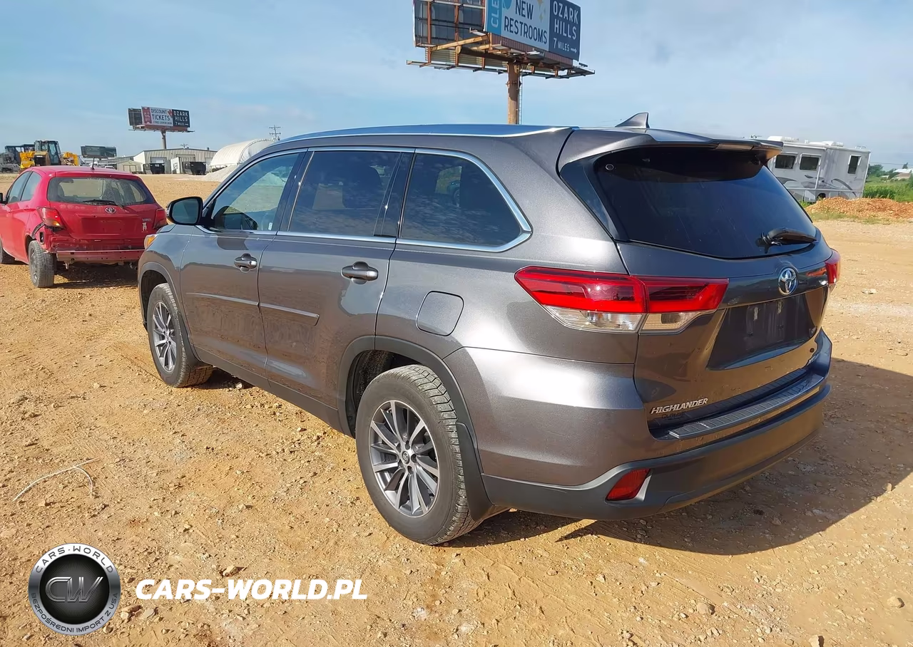 2019 Toyota Highlander Xle VIN:5TDJZRFHXKS620625 - 3