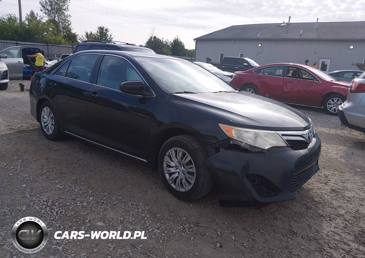 2012 Toyota Camry Le – zdjęcie 1 z 16