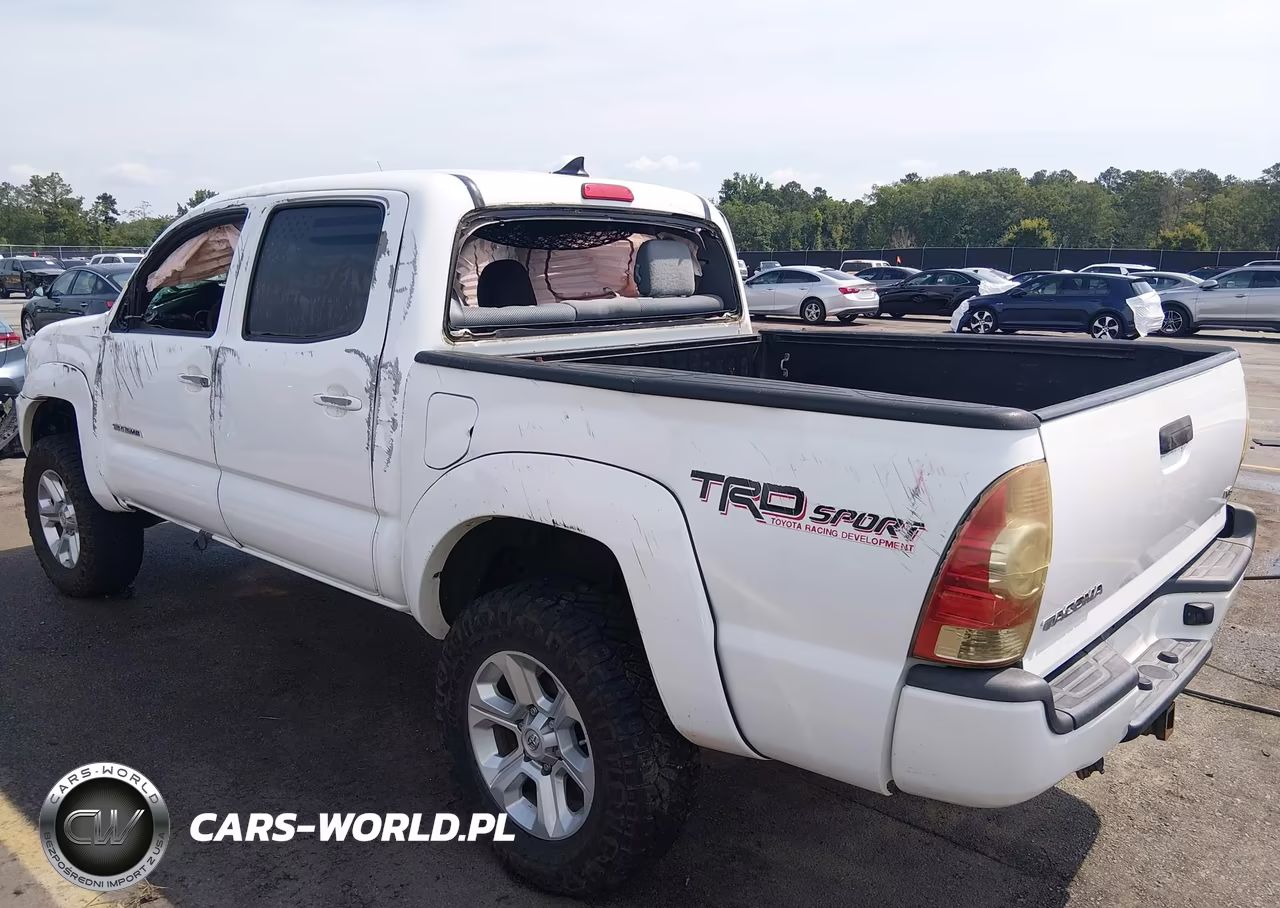 2014 Toyota Tacoma Base V6 VIN:5TFLU4EN4EX108178 - 3