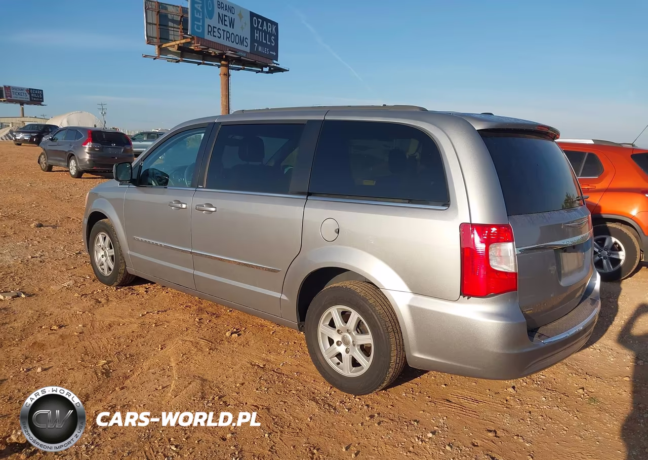 2013 Chrysler Town & Country Touring VIN:2C4RC1BG9DR629752 - 3