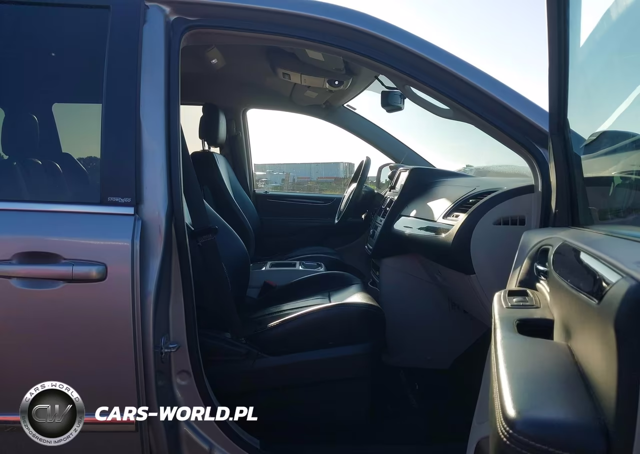 2013 Chrysler Town & Country Touring VIN:2C4RC1BG9DR629752 - 5