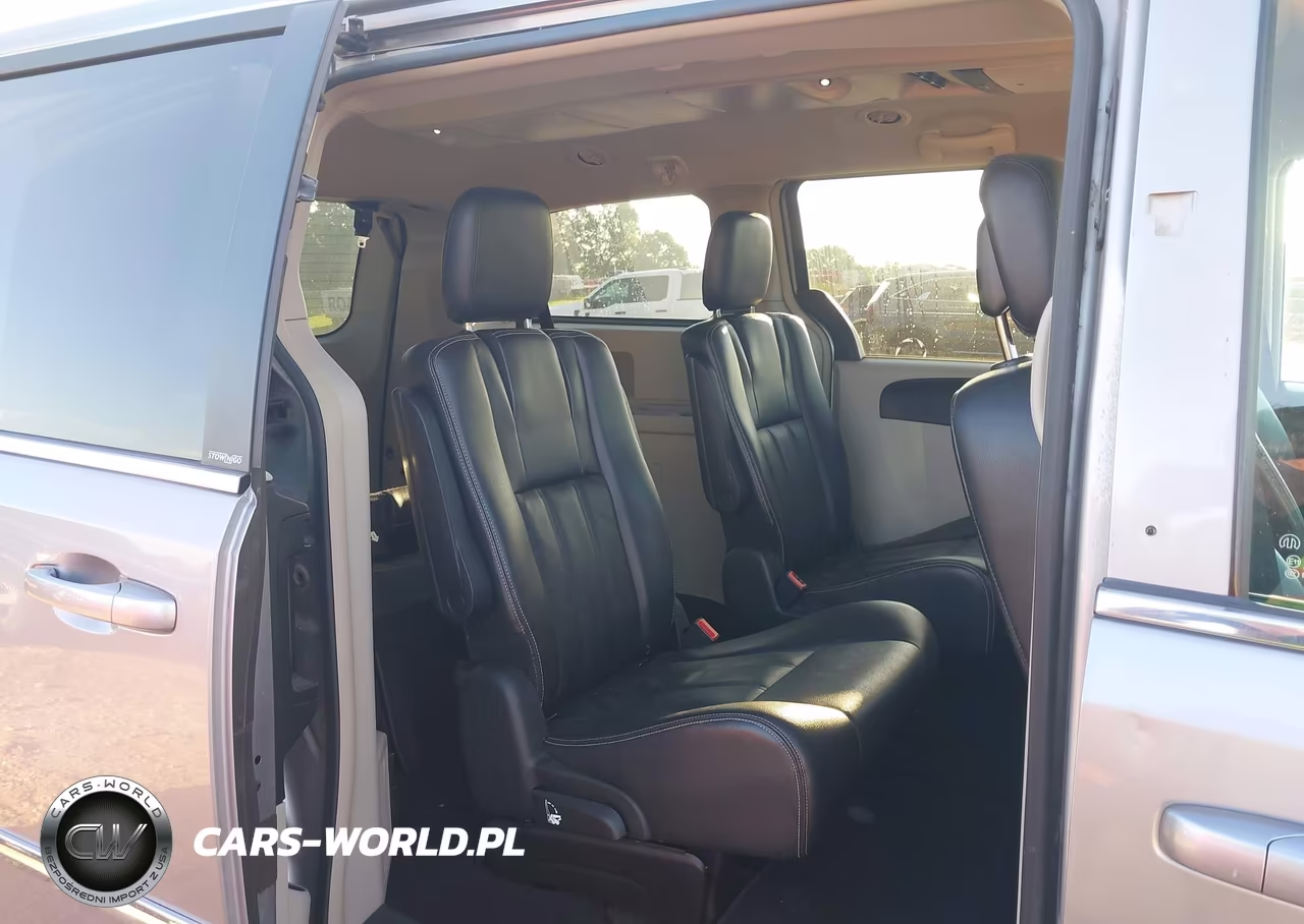 2013 Chrysler Town & Country Touring VIN:2C4RC1BG9DR629752 - 8
