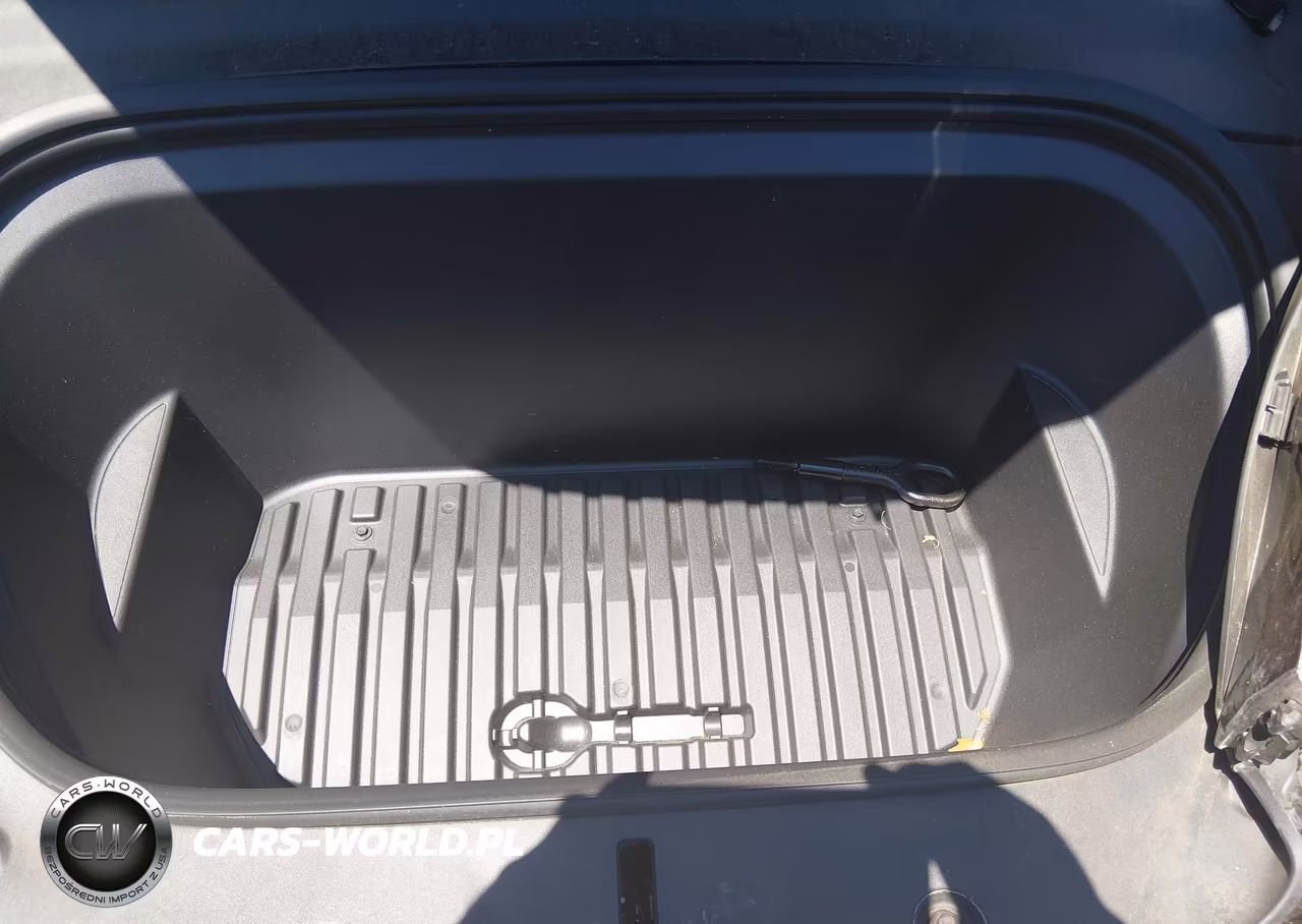 2024 Tesla Model Y Long Range Single Motor Rear-Wheel Drive-Rwd VIN:7SAYGDED5RF186542 - 10