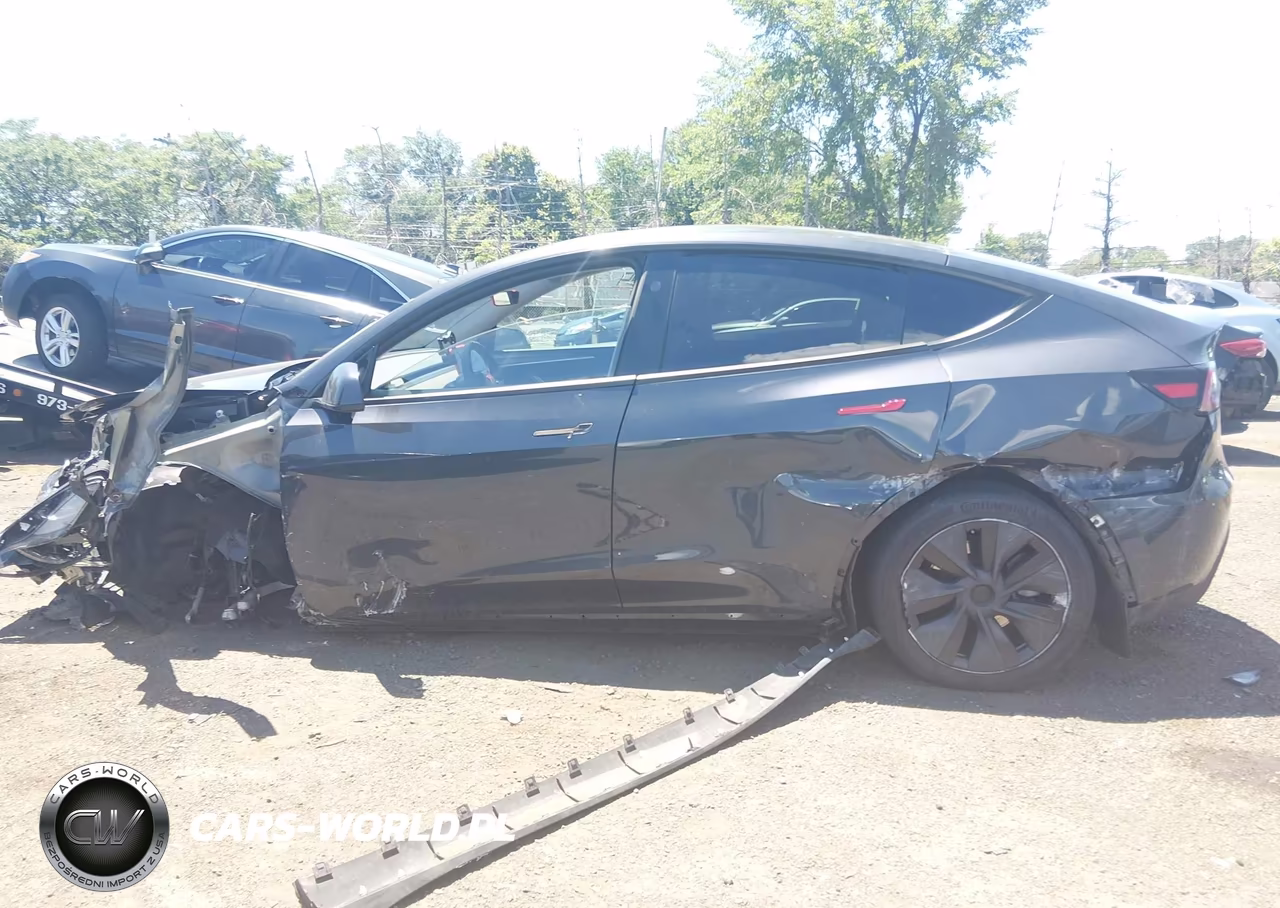 2024 Tesla Model Y Long Range Single Motor Rear-Wheel Drive-Rwd VIN:7SAYGDED5RF186542 - 13