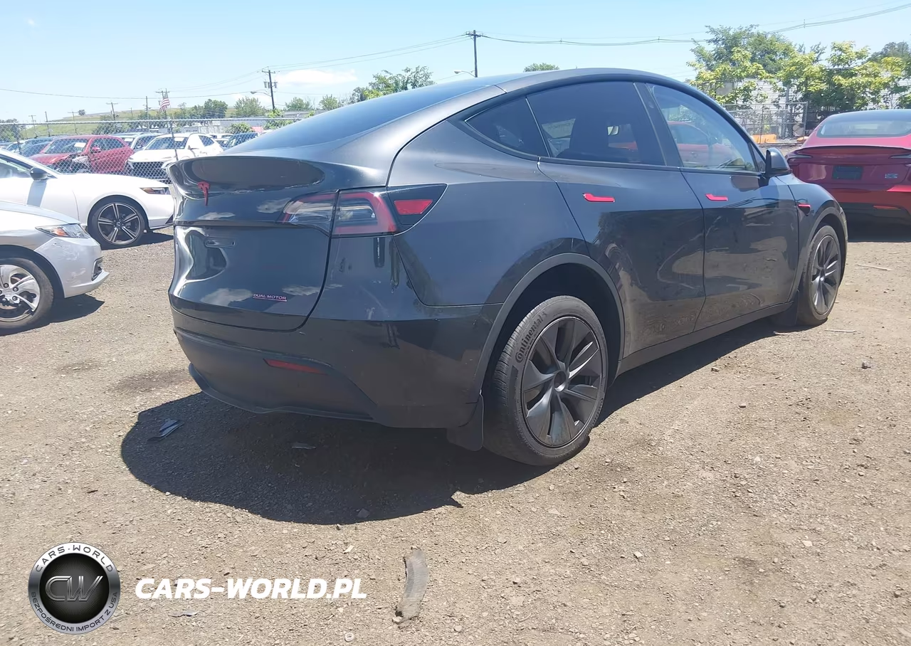 2024 Tesla Model Y Long Range Single Motor Rear-Wheel Drive-Rwd VIN:7SAYGDED5RF186542 - 4