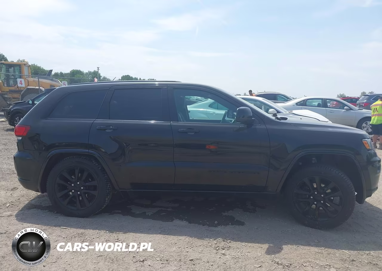 2020 Jeep Grand Cherokee Altitude 4X4 VIN:1C4RJFAG2LC208810 - 14
