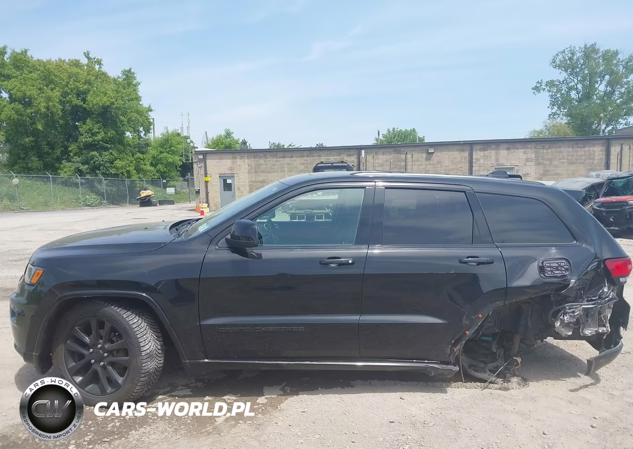 2020 Jeep Grand Cherokee Altitude 4X4 VIN:1C4RJFAG2LC208810 - 15
