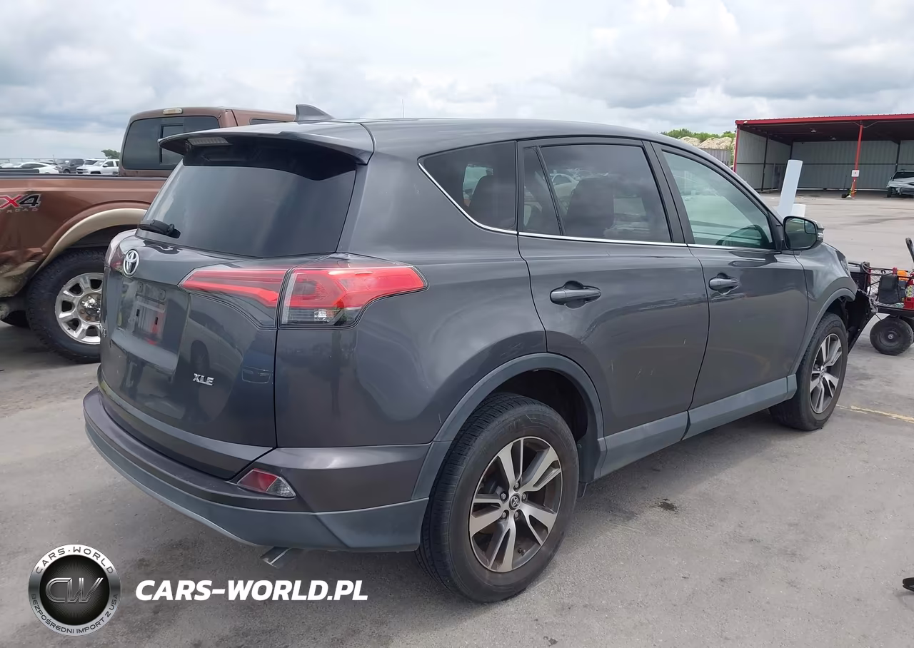 2018 Toyota Rav4 Xle VIN:2T3WFREV7JW483209 - 4