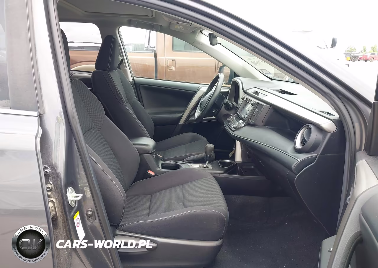 2018 Toyota Rav4 Xle VIN:2T3WFREV7JW483209 - 5