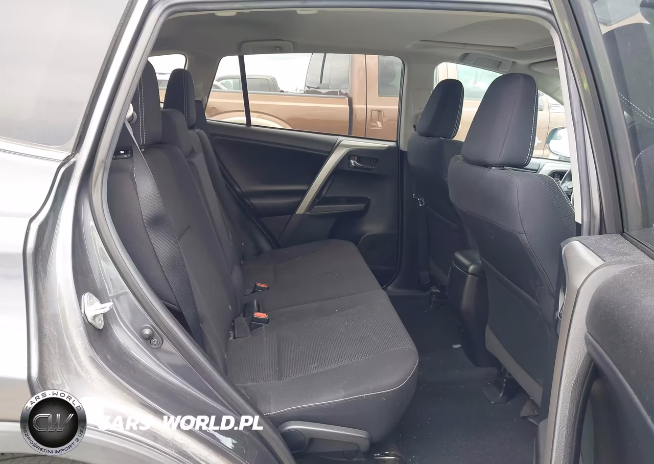 2018 Toyota Rav4 Xle VIN:2T3WFREV7JW483209 - 8