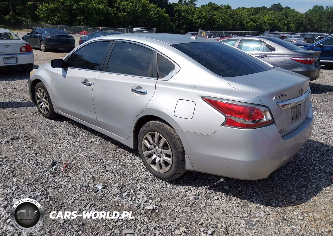2015 Nissan Altima 2.5 S VIN:1N4AL3AP2FC149886 - 3