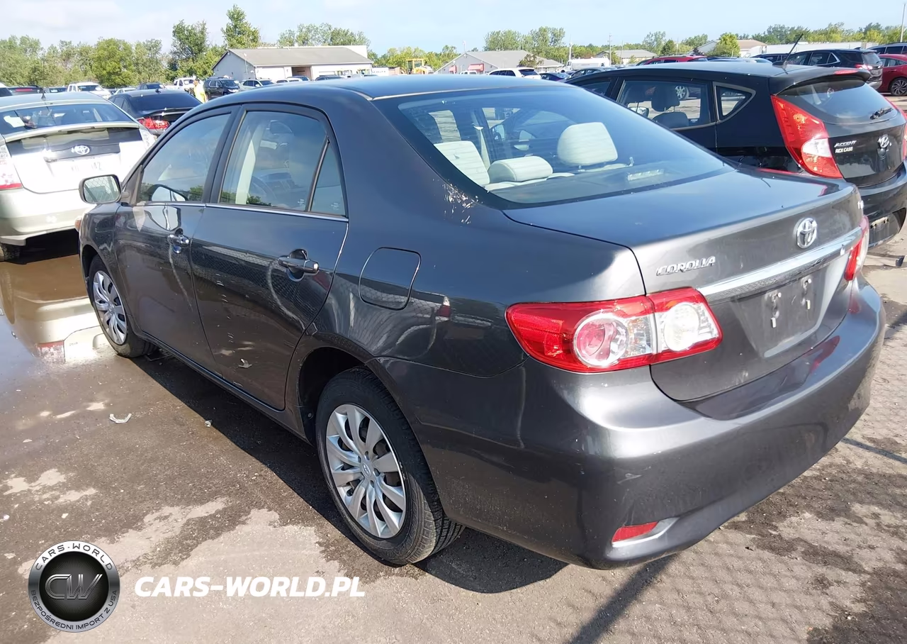 2013 Toyota Corolla Le VIN:2T1BU4EE6DC008270 - 3