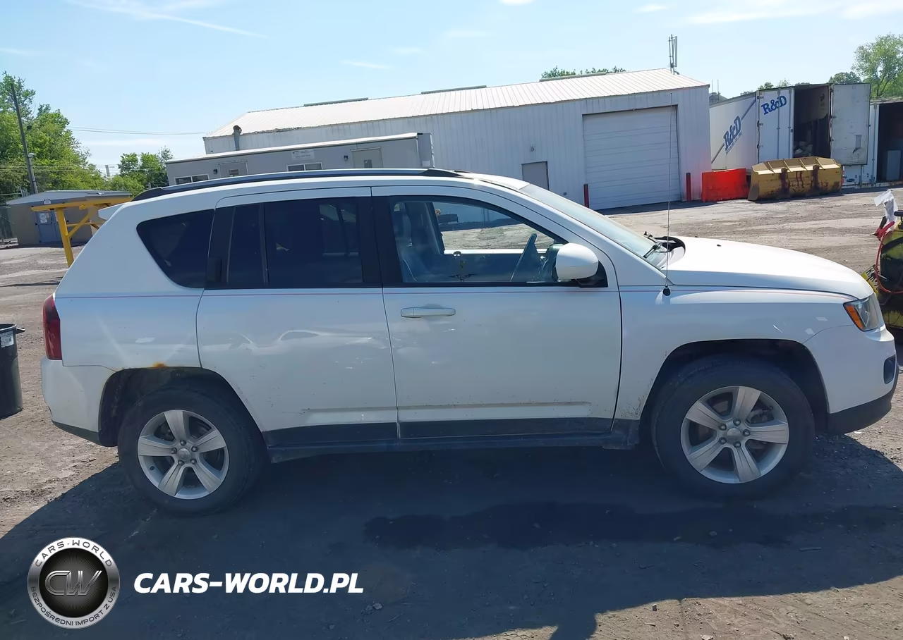 2016 Jeep Compass Latitude VIN:1C4NJDEB3GD810469 - 13