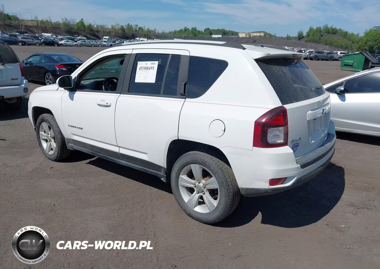 2016 Jeep Compass Latitude VIN:1C4NJDEB3GD810469 - 3