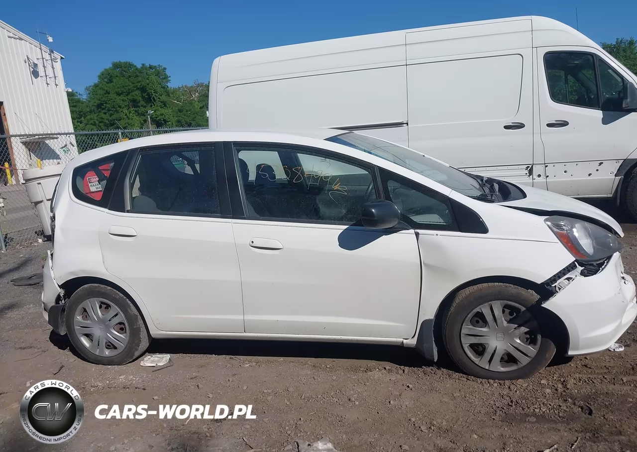2009 Honda Fit VIN:JHMGE88259S038022 - 13