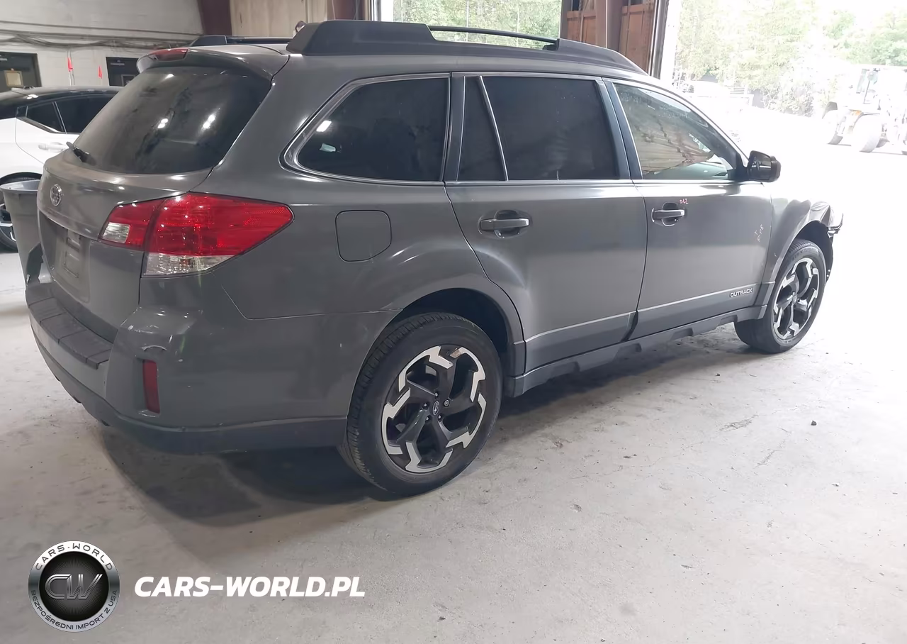 2013 Subaru Outback 2.5I Premium VIN:4S4BRBCC7D3276045 - 4