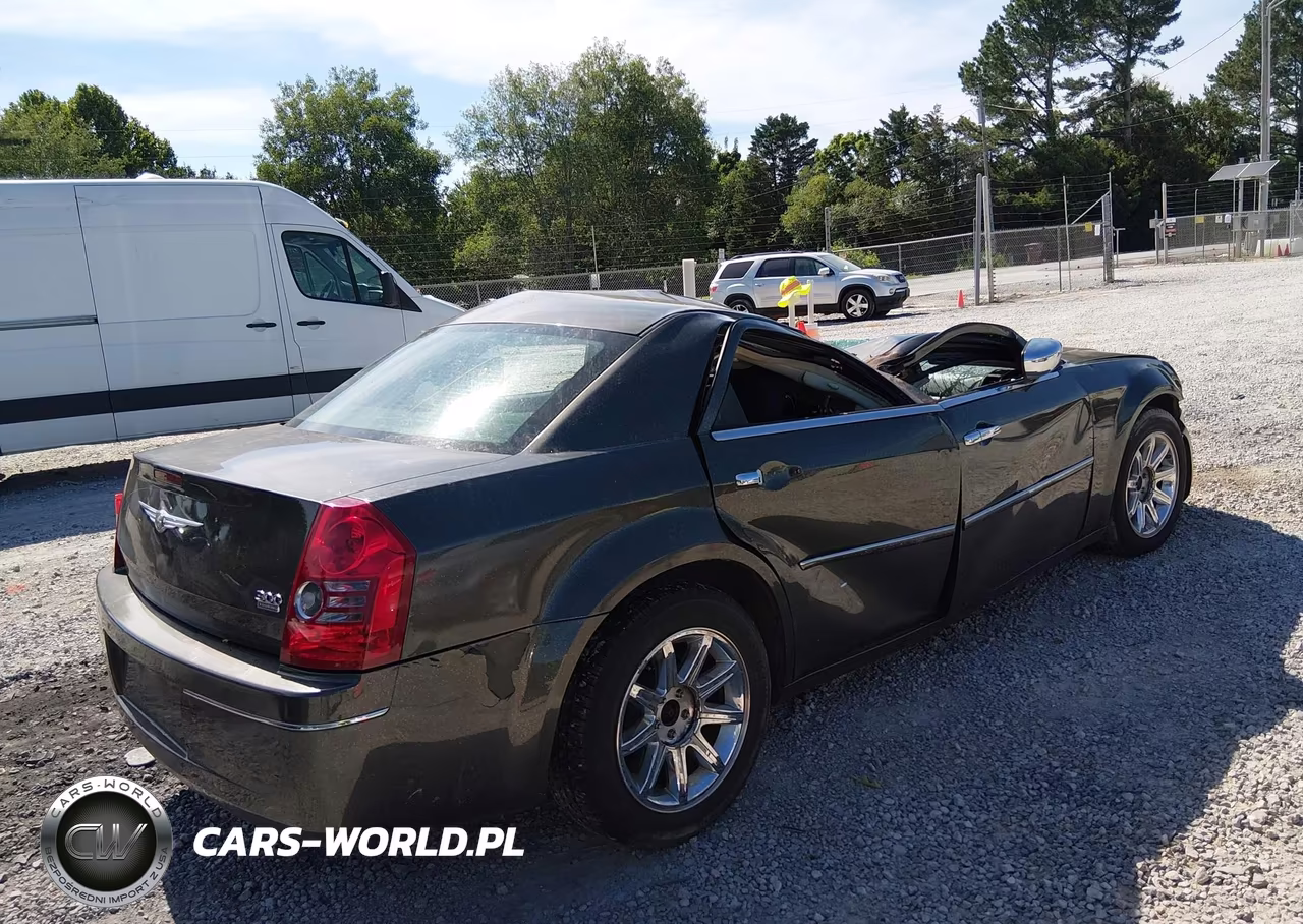 2010 Chrysler 300 Touring VIN:2C3CA4CD0AH196071 - 4