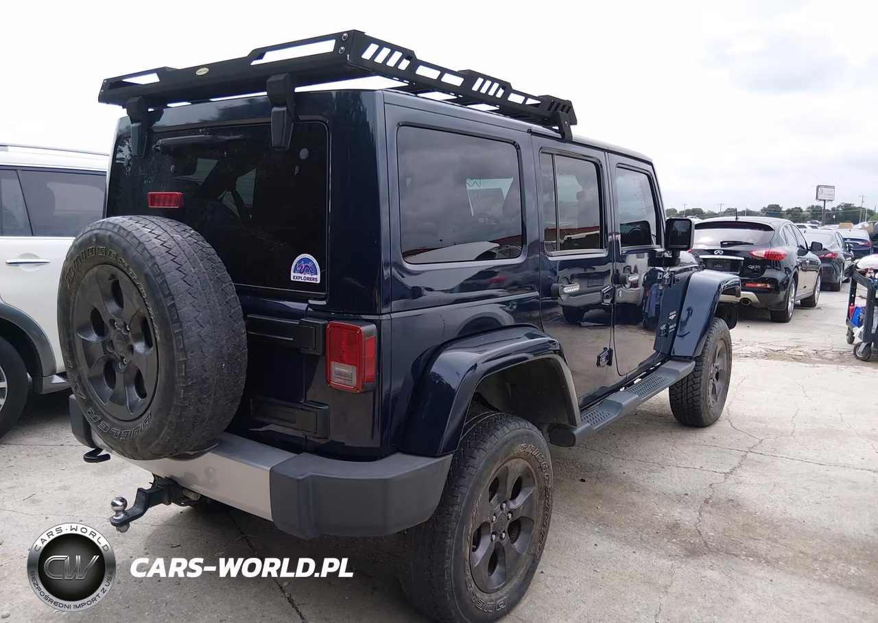 2013 Jeep Wrangler Unlimited Sahara VIN:1C4HJWEG0DL628184 - 4
