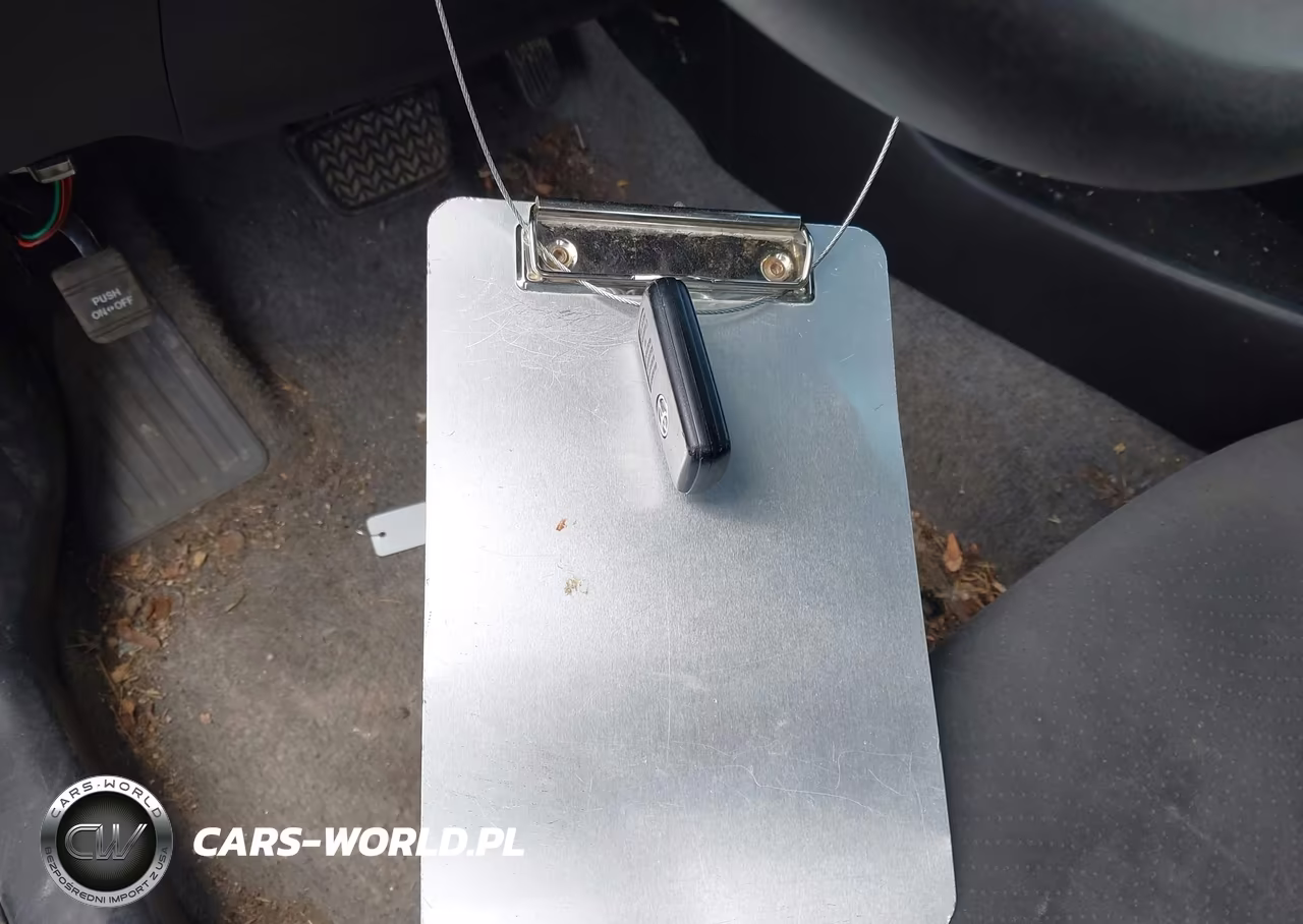 2013 Toyota Prius Two VIN:JTDKN3DU0D1657292 - 11