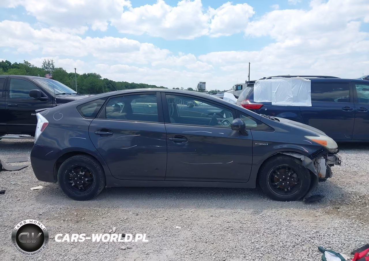 2013 Toyota Prius Two VIN:JTDKN3DU0D1657292 - 14