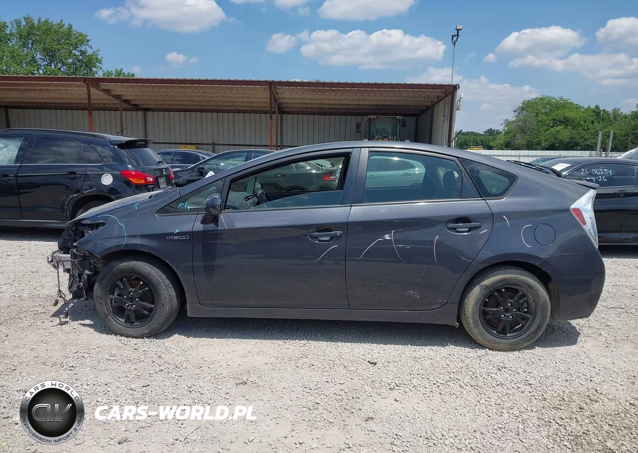 2013 Toyota Prius Two VIN:JTDKN3DU0D1657292 - 15
