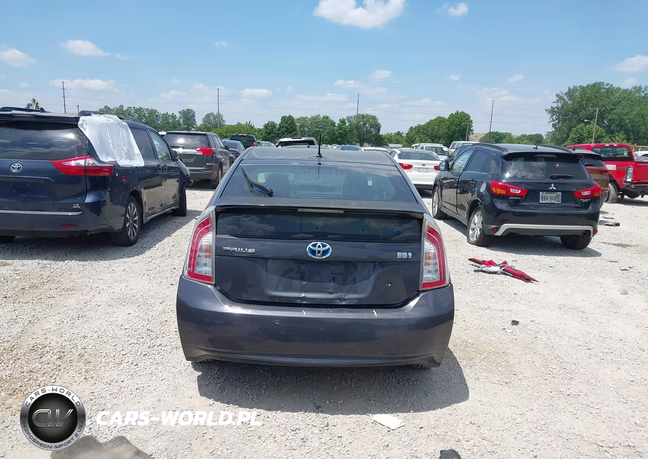 2013 Toyota Prius Two VIN:JTDKN3DU0D1657292 - 17