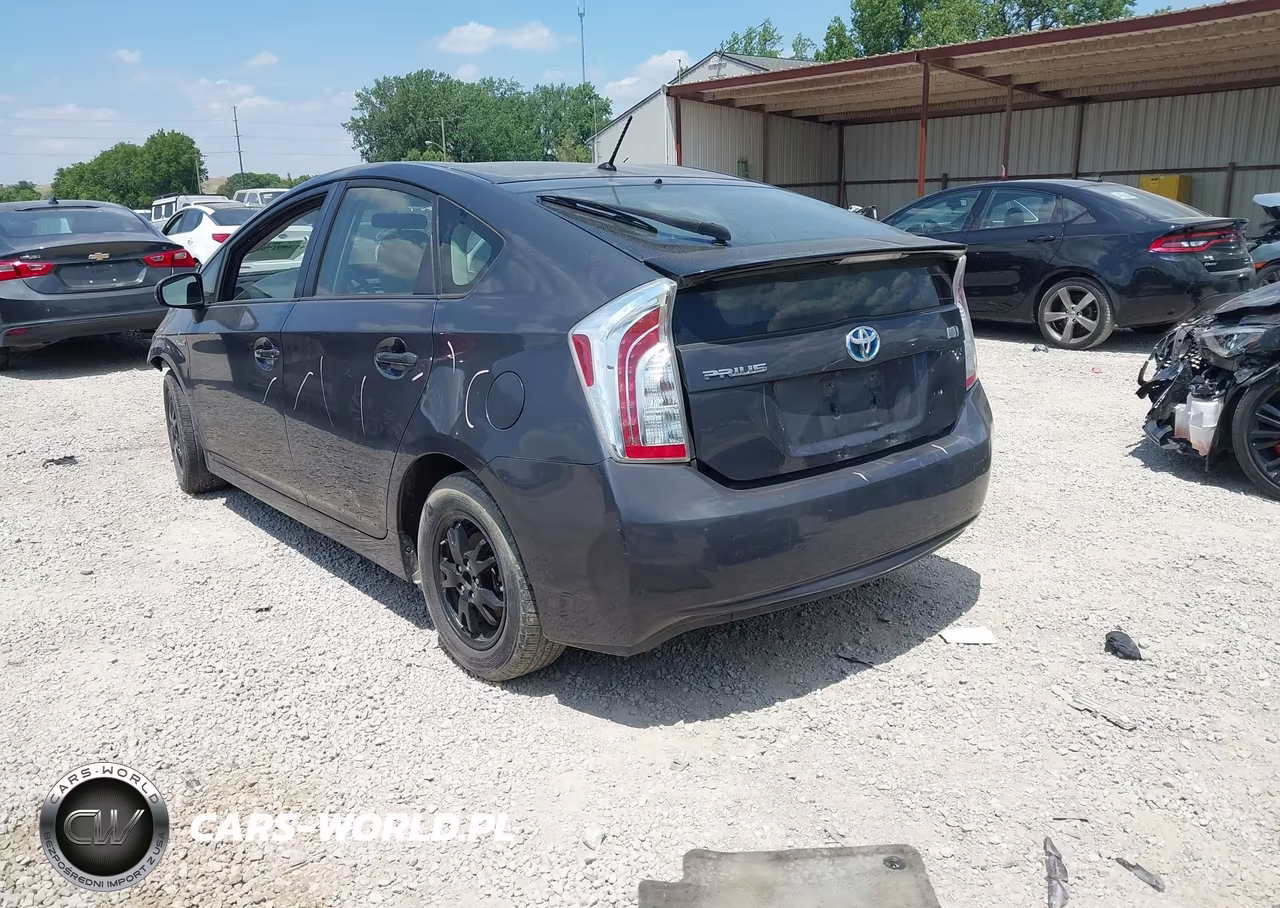 2013 Toyota Prius Two VIN:JTDKN3DU0D1657292 - 3