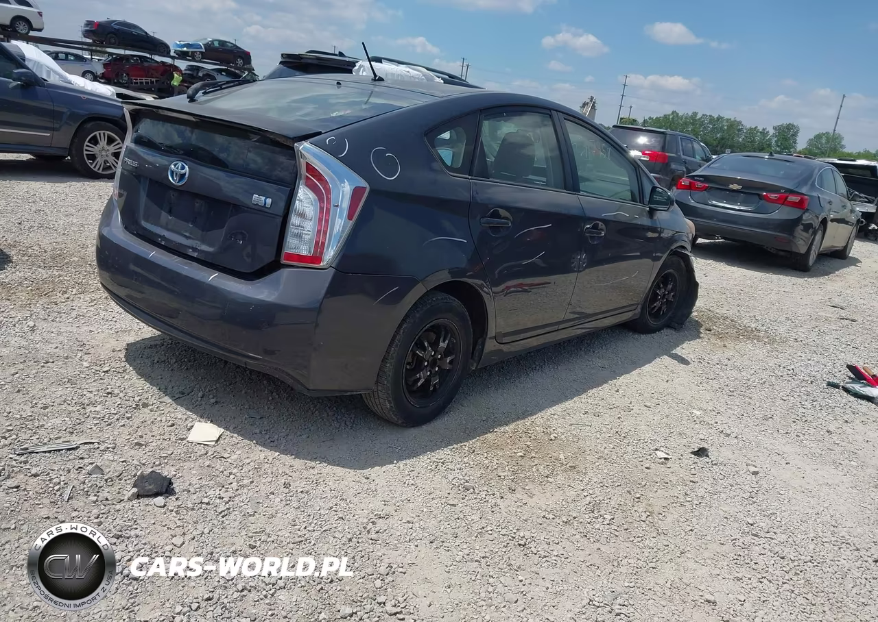 2013 Toyota Prius Two VIN:JTDKN3DU0D1657292 - 4