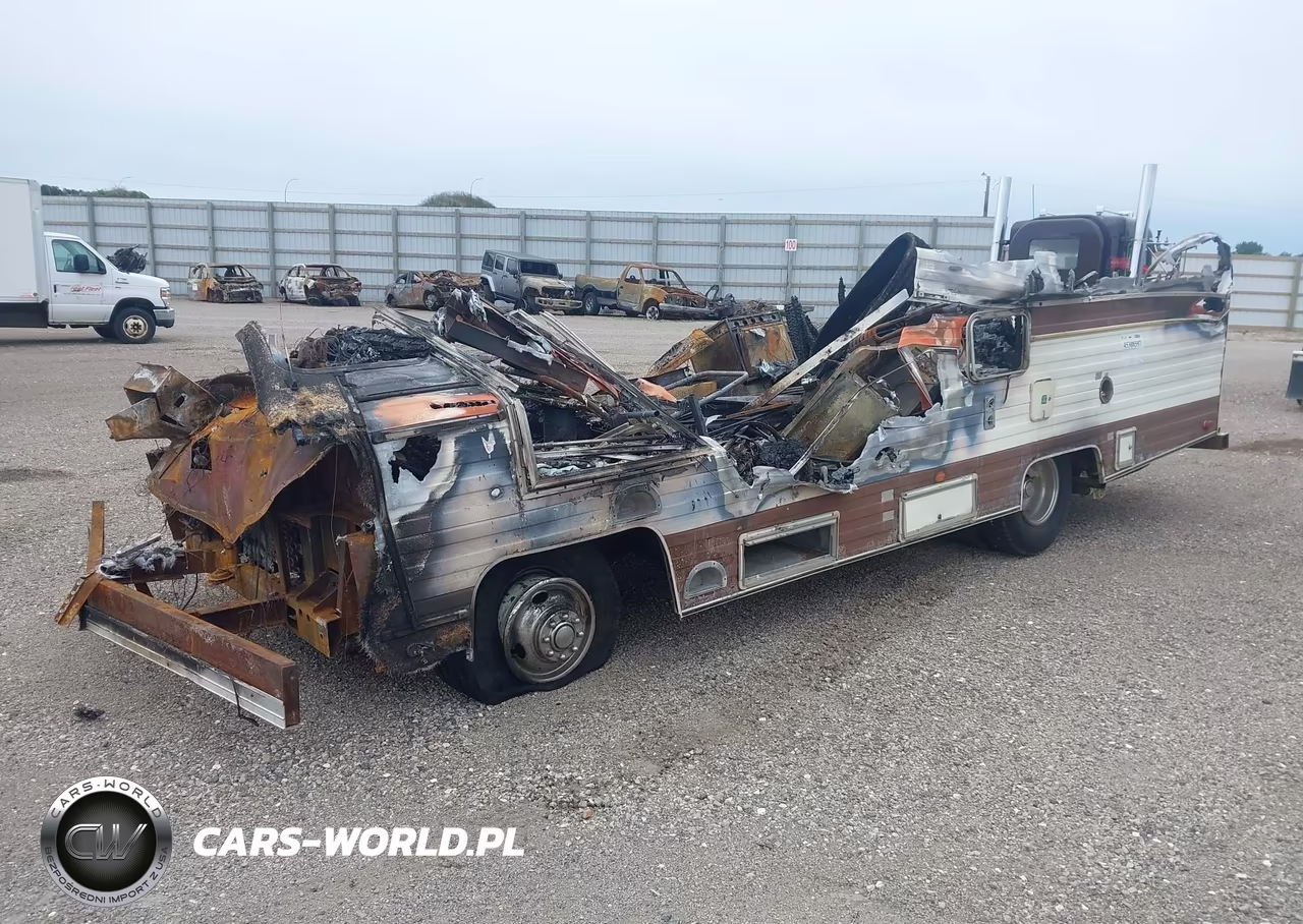 1984 Chevrolet P30 VIN:1GBJP37W7E3319551 - 2
