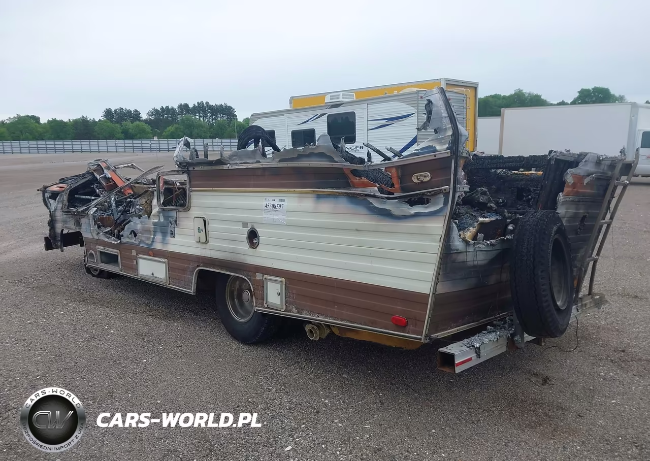 1984 Chevrolet P30 VIN:1GBJP37W7E3319551 - 3