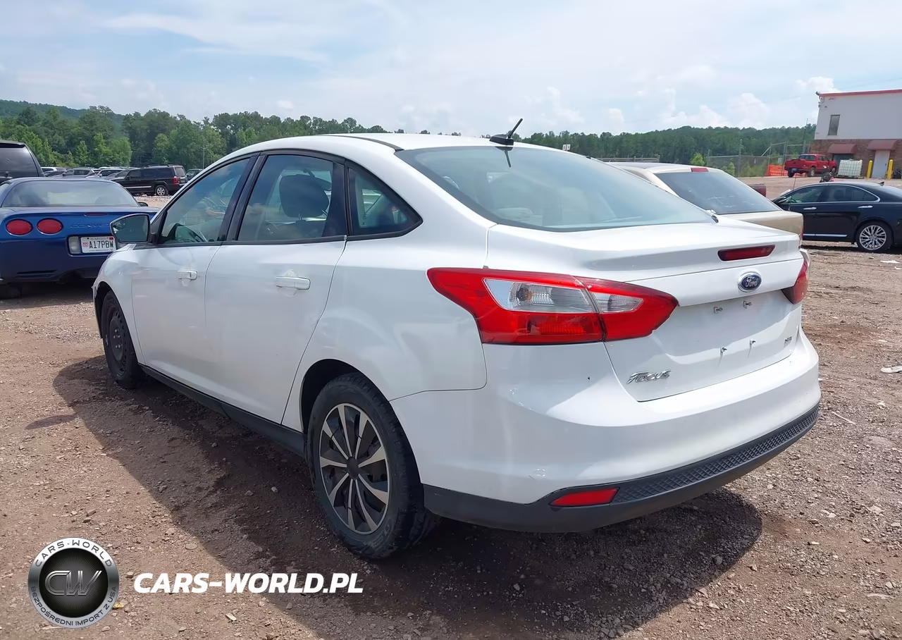 2012 Ford Focus Se VIN:1FAHP3F26CL280220 - 3