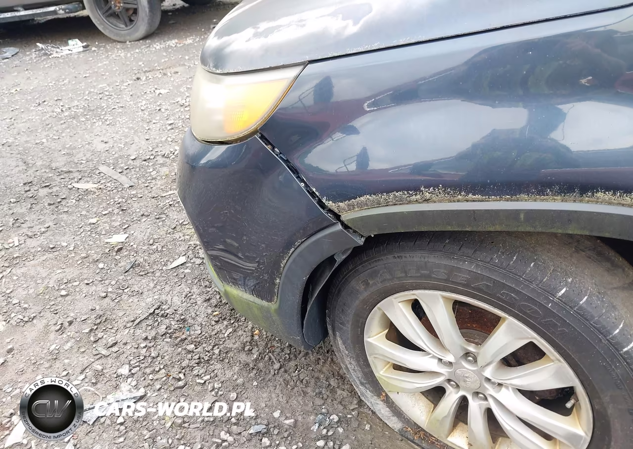 2011 Kia Sorento VIN:5XYKU3A15BG017802 - 6