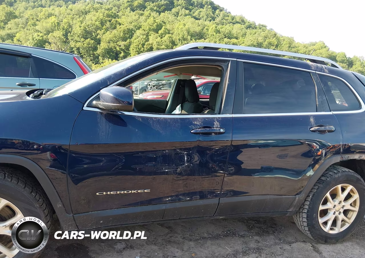 2015 Jeep Cherokee Latitude VIN:1C4PJMCB7FW784747 - 14