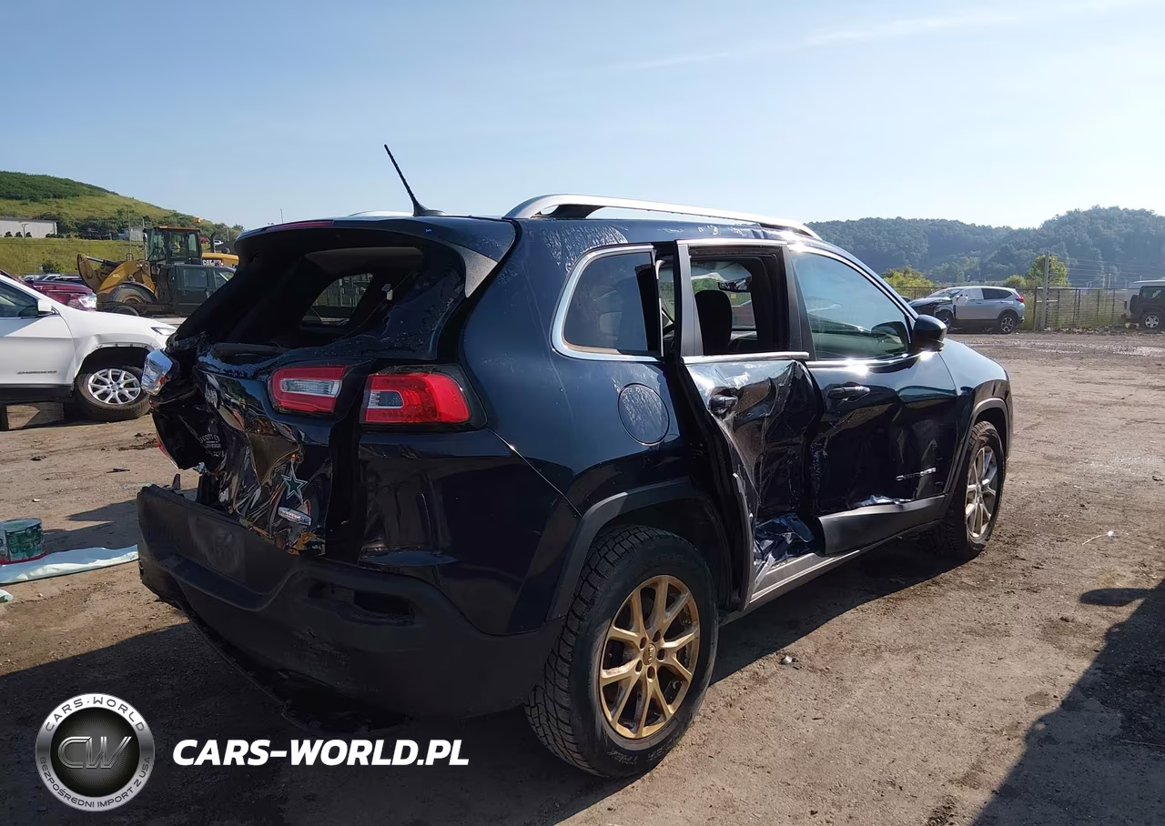2015 Jeep Cherokee Latitude VIN:1C4PJMCB7FW784747 - 4