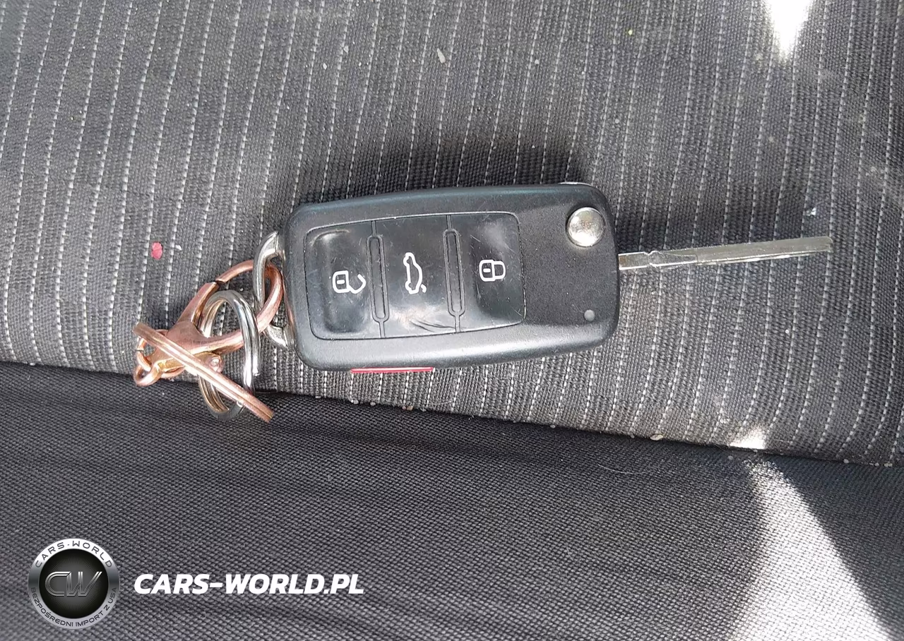 2015 Volkswagen Tiguan S VIN:WVGBV7AX5FW054183 - 11