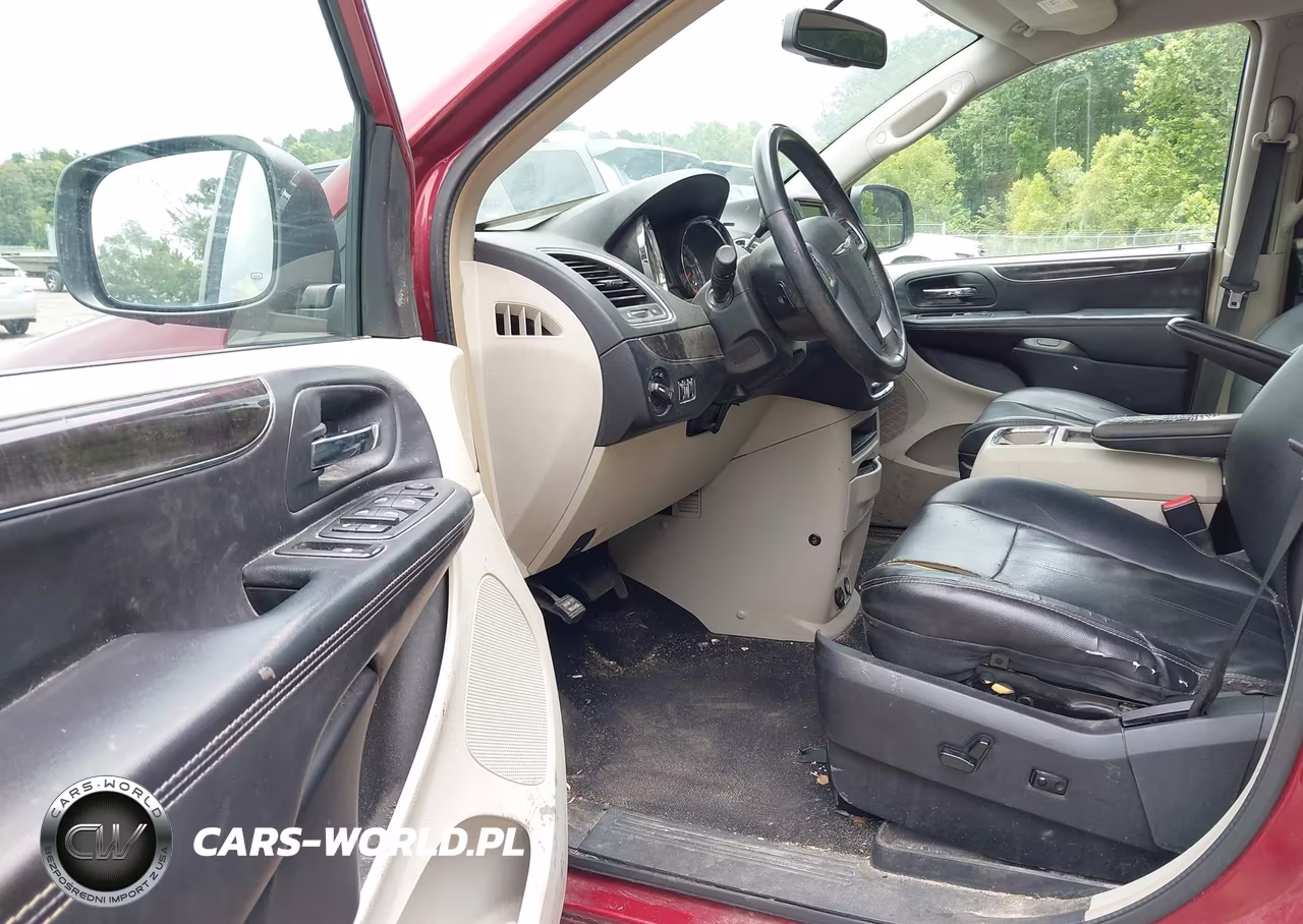2013 Chrysler Town & Country Touring VIN:2C4RC1BG3DR656963 - 5