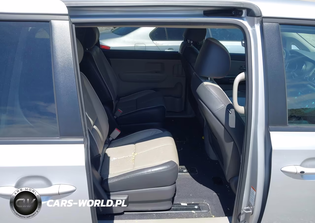 2018 Kia Sedona Lx VIN:KNDMB5C13J6373478 - 8
