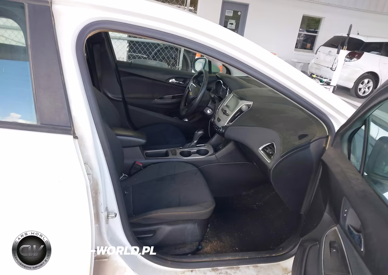 2018 Chevrolet Cruze Ls Auto VIN:1G1BC5SM8J7140036 - 5