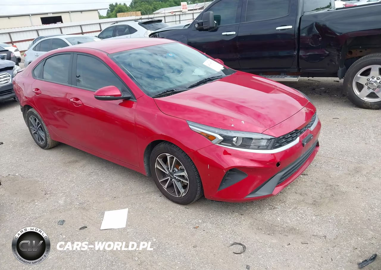 2024 Kia Forte Lxs – zdjęcie 1 z 16