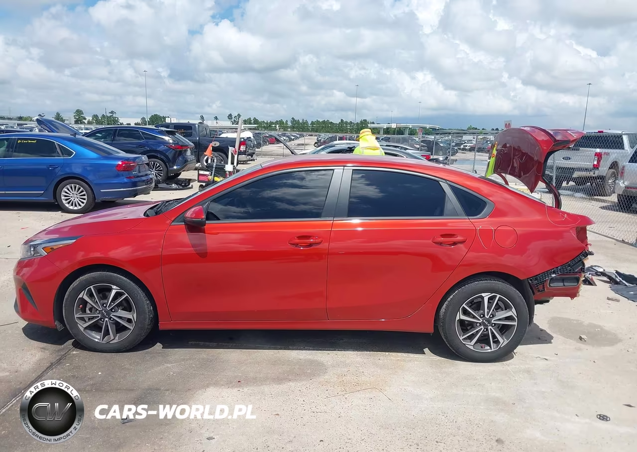 2024 Kia Forte Lxs VIN:3KPF24AD9RE726585 - 15