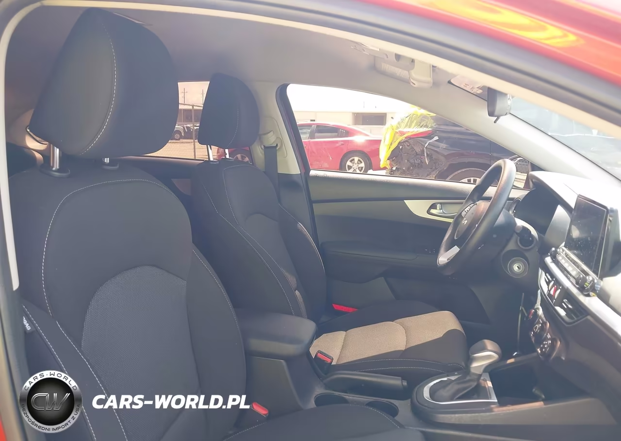 2024 Kia Forte Lxs VIN:3KPF24AD9RE726585 - 18