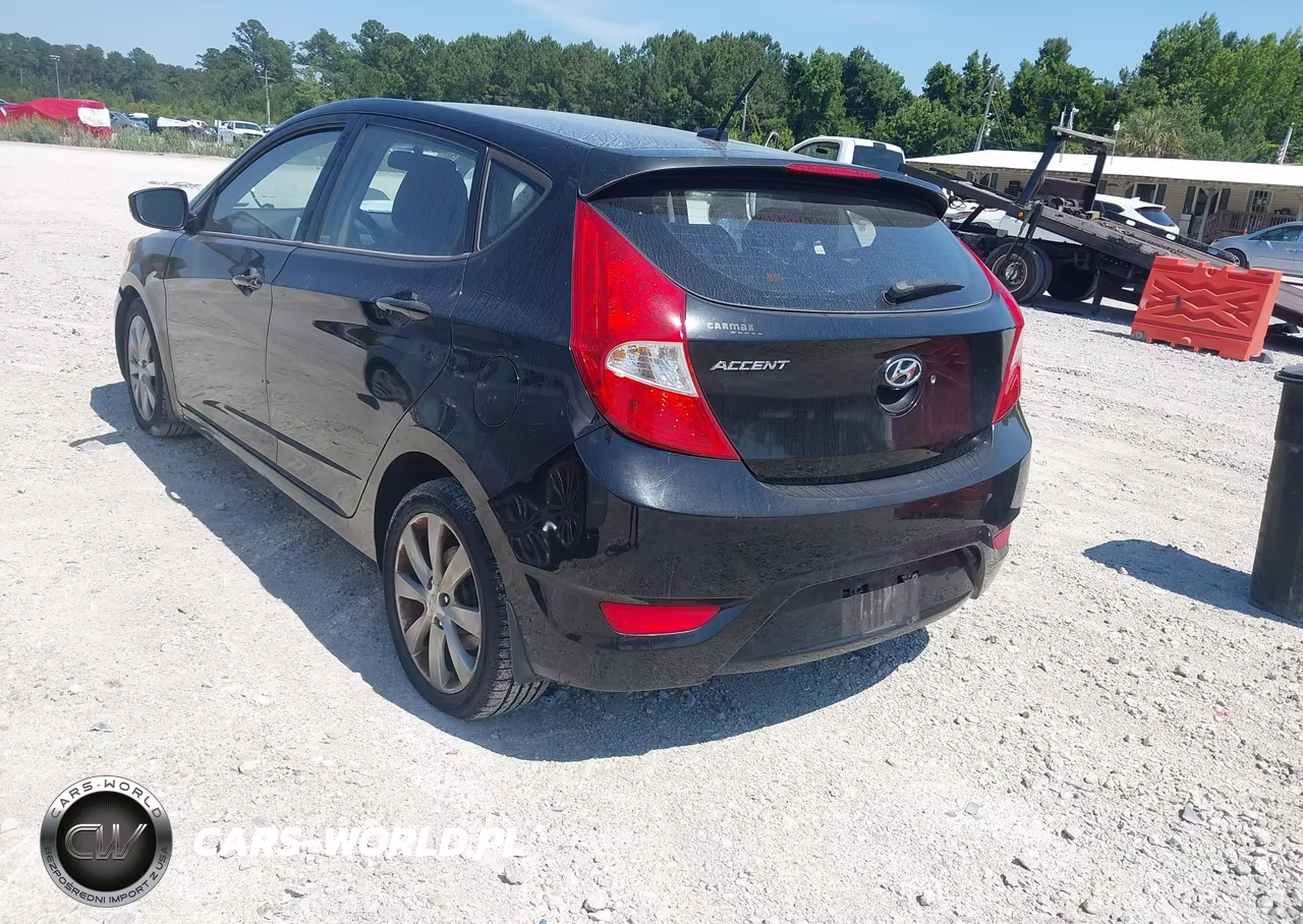 2013 Hyundai Accent Se VIN:KMHCU5AE6DU070587 - 4