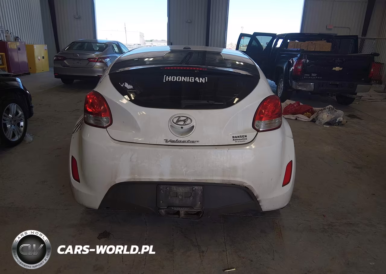 2017 Hyundai Veloster VIN:KMHTC6AD8HU310647 - 16