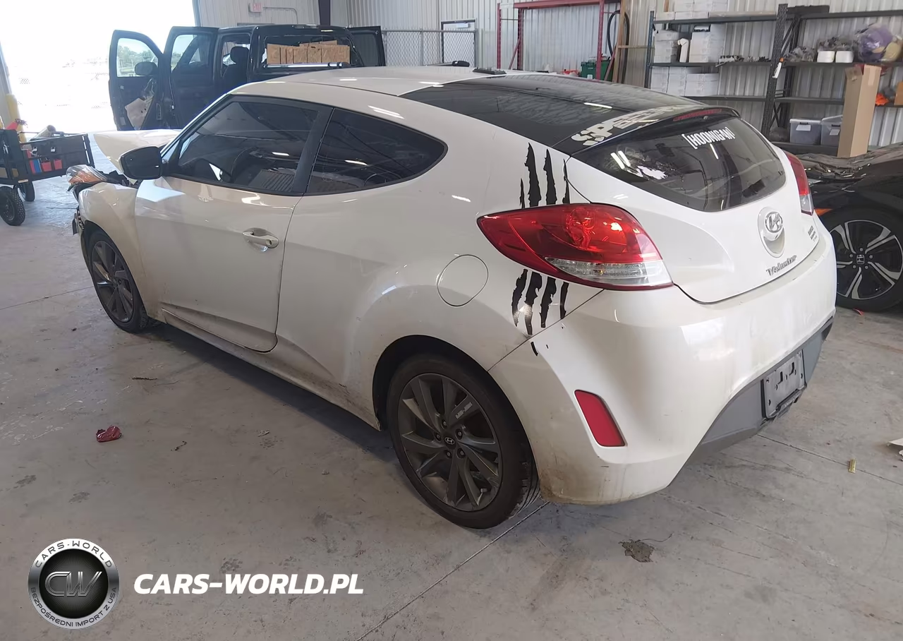 2017 Hyundai Veloster VIN:KMHTC6AD8HU310647 - 3