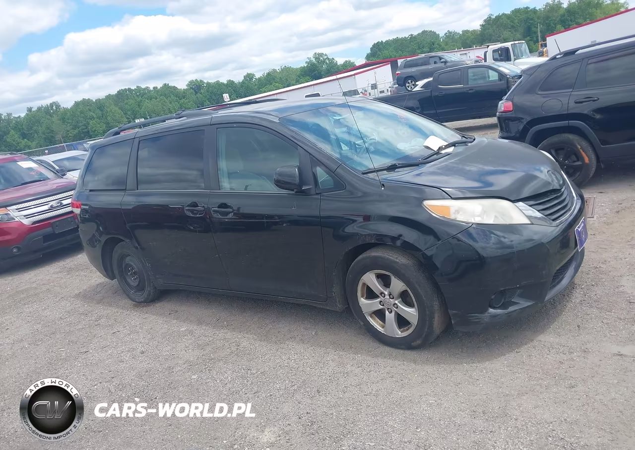 2013 Toyota Sienna Le V6 8 Passenger VIN:5TDKK3DC5DS321849 - 13
