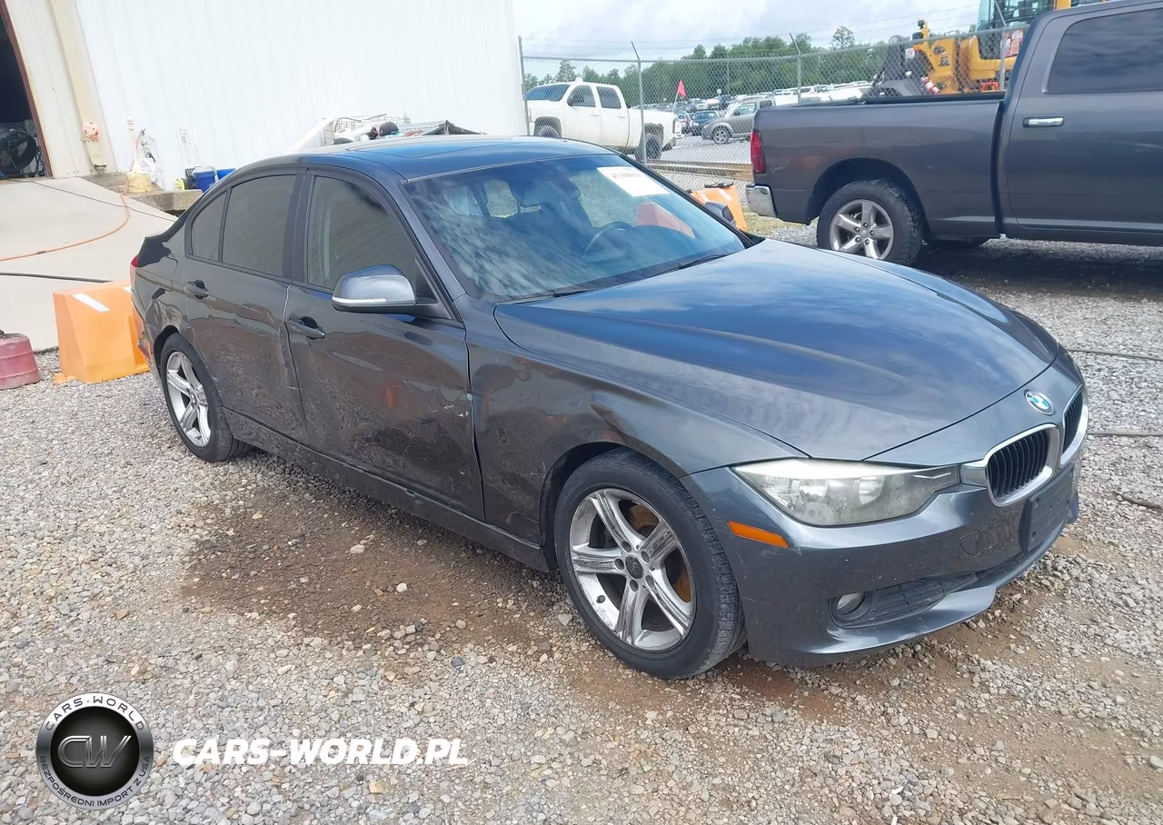 2014 BMW 320I xDrive – zdjęcie 1 z 17