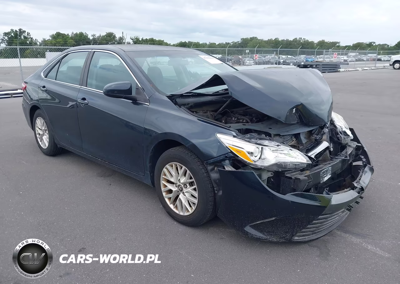 2016 Toyota Camry Le – zdjęcie 1 z 16