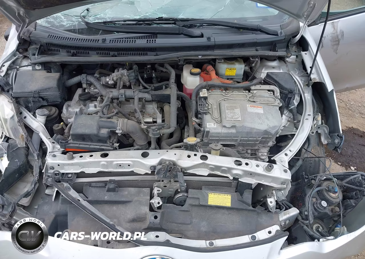 2013 Toyota Prius C Two VIN:JTDKDTB31D1548577 - 10