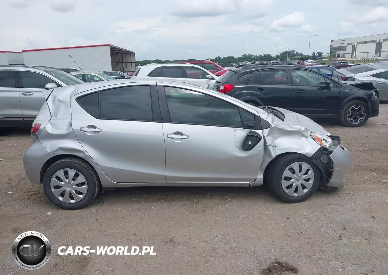 2013 Toyota Prius C Two VIN:JTDKDTB31D1548577 - 13